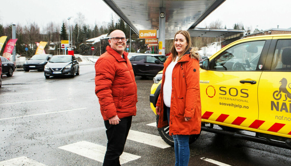 Kjetil Svenheim i Circle K Norge og Marianne Melheim Madsen i NAF er klare for åres påskeaksjon. Foto: Johnny Syversen