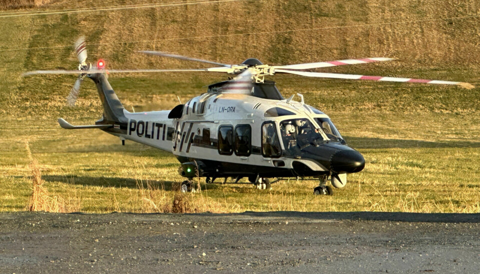 SØK FRA HELIKOPTER: Politiets helikopter er satt i søk i det aktuelle området ved Forollhogna. Foto: Eva Haukdal