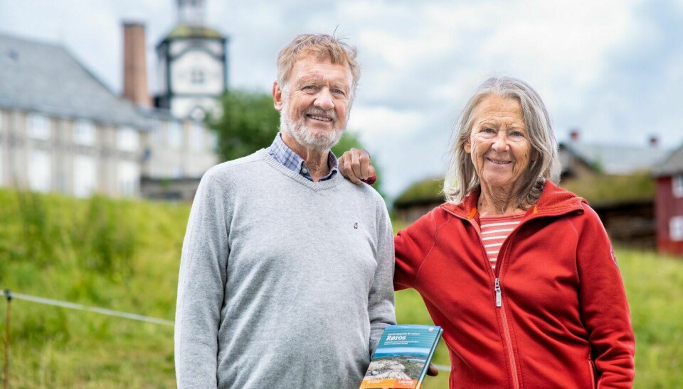 FJELLVANDRERE: Bo Stenson og Eva Wallstam gir ut en norsk bok om fjellvandringer rundt Røros. Foto: Cecilie Bergan Stuedal