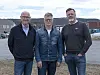 FORNØYD: Kurt Näslund fra Mediastorm AS (i midten) er fornøyd med å ha med seg Compenso Holding AS med på laget. Til venstre Ketil S. Jansen og til høyre Henrik Raaden Slettum fra Compenso Holding. Foto: Privat
