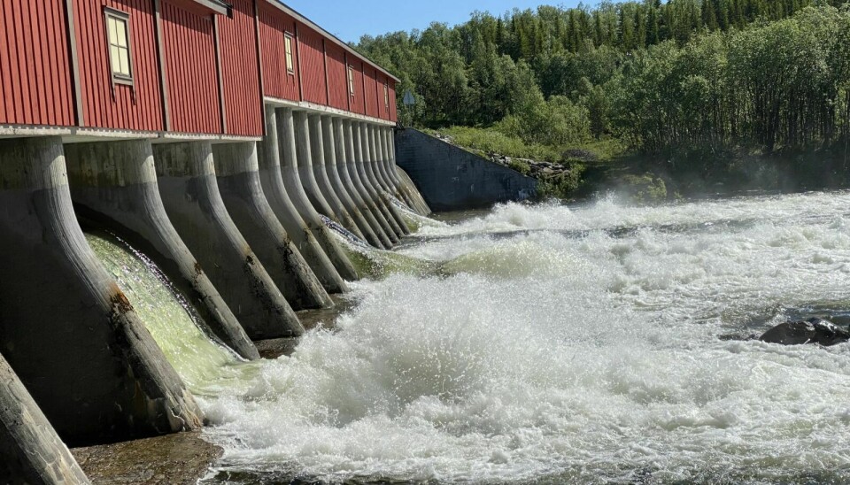 I DAG: Kuråsfossen, slik vi ser den i dag, er fortsatt viktigste produksjon av kraft i Røros-regionen. Foto: Torgeir Anda