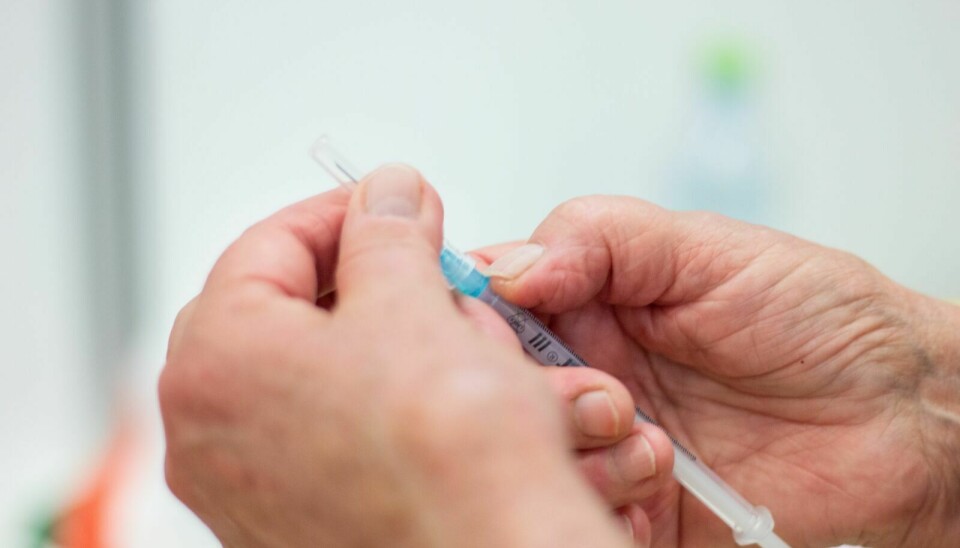TA VAKSINEN: Røros kommune kommer med en sterk oppfordring om å komme på drop-in-vaksine onsdag denne uka. Illustrasjonsfoto: Marit Langseth