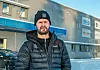 BEKYMRET: Daglig leder i Røros Bryggeri og Mineralvannfabrikk, Robert Holm, sier det er mange faktorer som gjør det vanskelig å drive bedrift for tiden. – Det er en perfekt storm, sier han. Foto: Marit Langseth