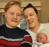 NYTTÅRSBARN: Nils Mathias Bransfjell og Marte Therese Moen var de eneste pasientene ved fødeavdelinga på Tynset nyttårskvelden. Sønnen ble distriktets nyttårsbarn. Foto: Privat