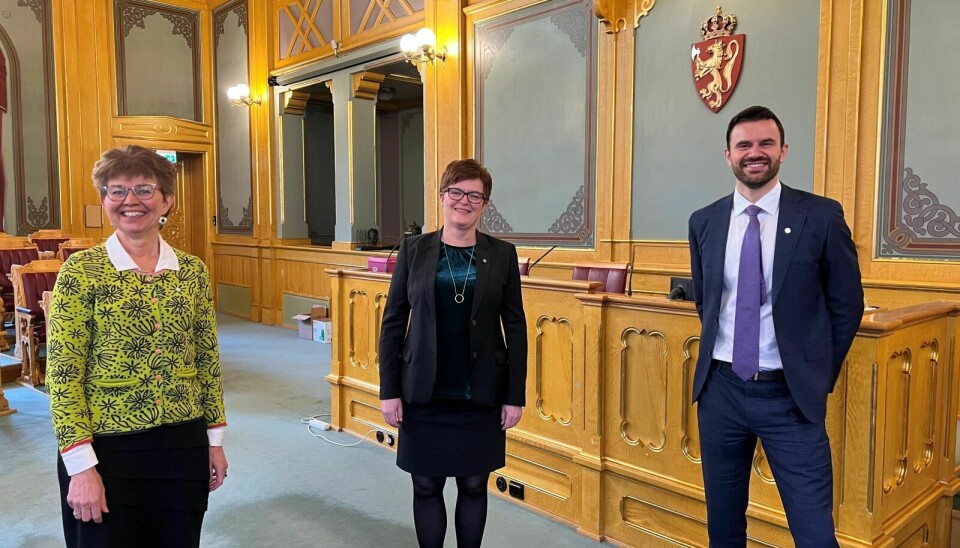 Kathrine Kleveland, Heidi Greni og Per Martin Sandtrøen er stortingsrepresentanter for Senterpartiet og medlemmer av kommunal- og forvaltningskomitéen på Stortinget.