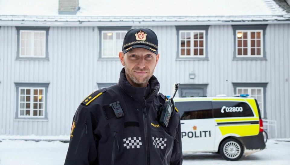 STILLE FØR STORMEN: Avsnittsleder Øyvind Unsgård sier politiet er godt bemannet. – Vi er forberedt på både flom og trafikkulykker i forbindelse med uværet Gyda. Foto: Eli Wintervold/arkivfoto