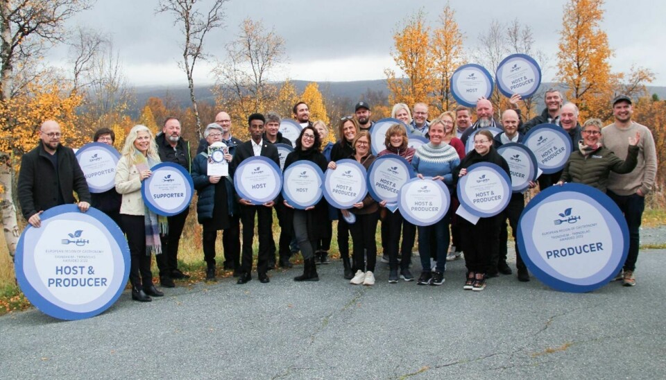 LOKALT NÆRINGSLIV: Hele 20 aktører i Rørosregionen deltok i sertifiseringen på Røros onsdag. Foto: Destinasjon Røros