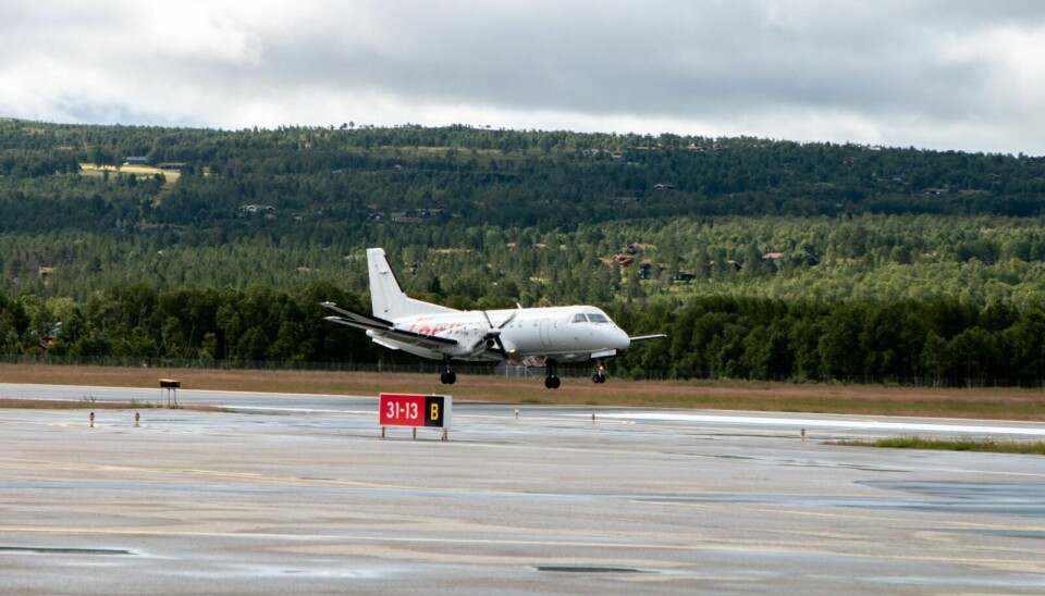 TAR SEG OPP: Flytrafikken ved Røros lufthavn tar seg opp noe, men ligger likevel bak passasjerutviklinga ellers blant Avinors lufthavner. Foto: Marit Langseth