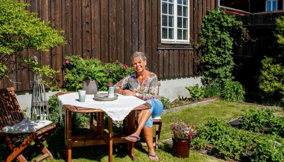 ELSKER RØROS: Signe Cathrine Andersen fikk jobb på Røros i 2019. Siden har hun bodd både her og i Rendalen, men nå er hun på vei til å bosette seg fast på Røros. Foto: Marit Langseth