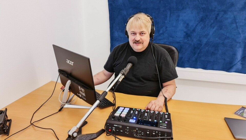 RADIO: Redaktør Tore Østby i Rørosnytt blir programleder i Radio Trøndelag. – Det er artig å være tilbake på lufta med et trøndersk publikum, sier han i ei pressemelding. Foto: Rørosnytt