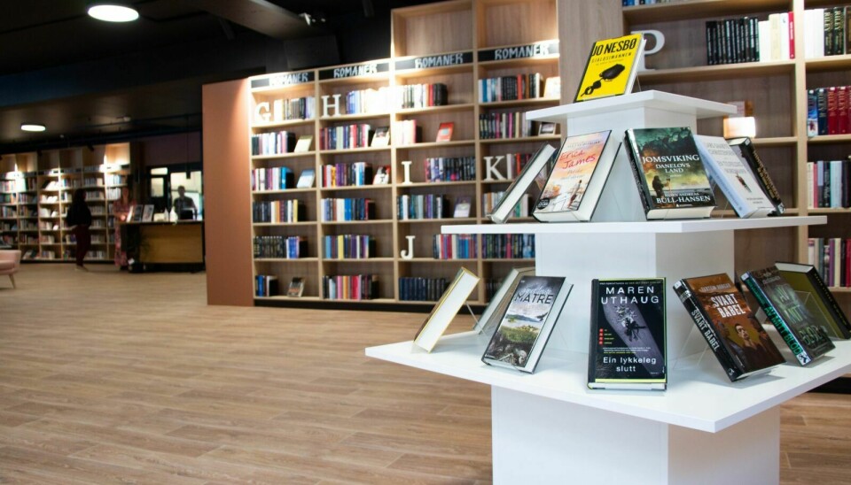 NYTT BIBLIOTEK: Biblioteket i Ålen åpnet 1. juni og har godt og vel 23.000 bøker til utlån. Foto: Eskil Buseth Folstad