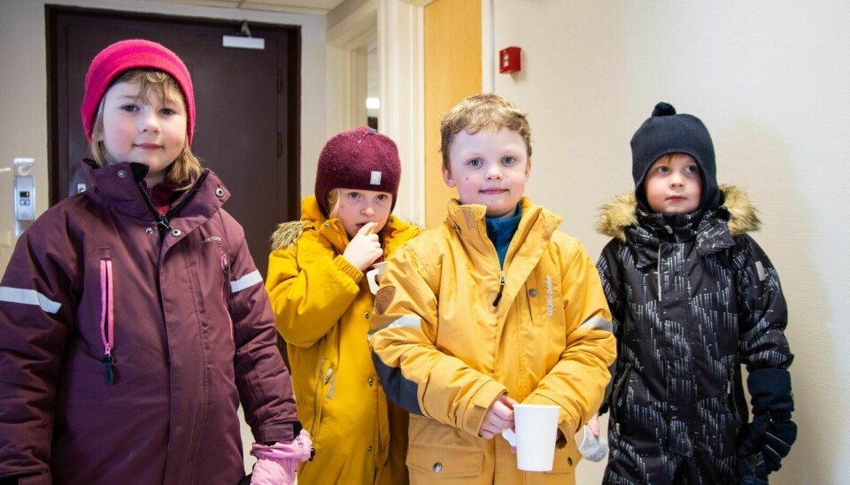 MILJØBEVISSTE: F:v: Anna, Guro, Max og Kasper ønsker å kildesortere i barnehagen. Foto: Eskil Buseth Folstad