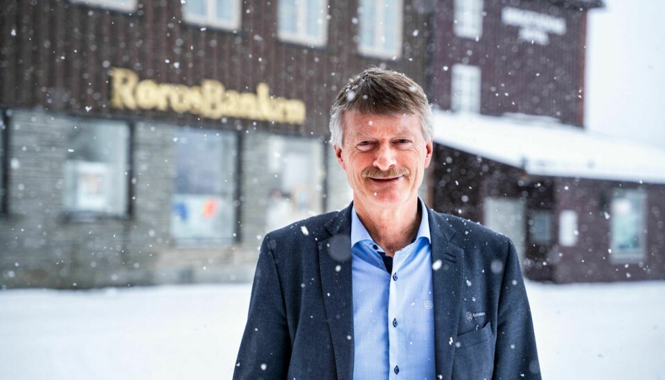 IMPONERT: Adm. banksjef Even Kokkvoll i Rørosbanken sier han er imponert over de ansatte som har bidratt til å skaffe 1.100 nye kunder det siste året. Foto: Nils Kåre Nesvold