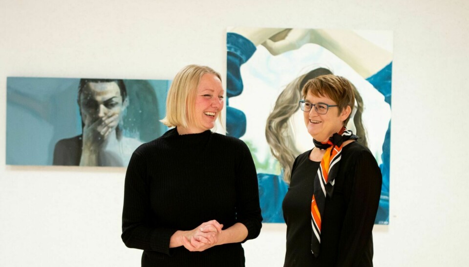 SATSET: Ellen Kristine Klemmetvold og Sigrid M. Jansen sa opp jobbene sine for å satse på Kunst og kaos. Foto: Marit Langseth