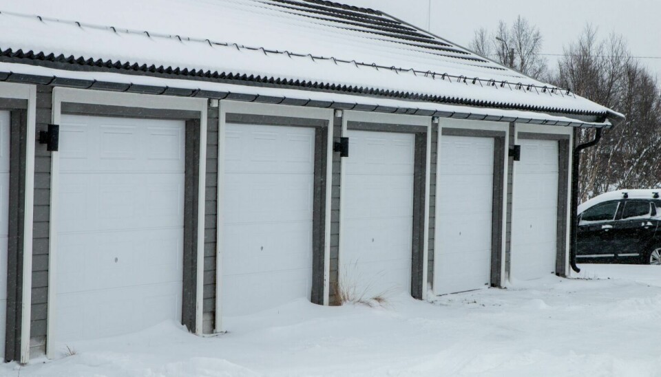BRØT SEG INN: En person er siktet etter innbrudd i tre garasjer i Gjøsvika. Politiet fulgte spor i snøen hjem til vedkommende. Foto: Marit Langseth