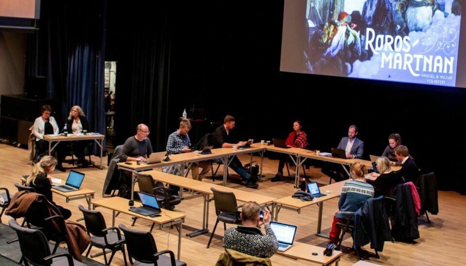 Formannskapet var samlet til et ekstraordinært møte i Falkbergetsalen på Storstuggu torsdag for å avgjøre om Rørosmartnan skulle arrangeres i 2021 eller ikke. Foto: Marit Langseth