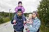 FRA FJORÅRETS HJARTKLAPPDILT: Andreas Tønset og Karoline Søberg med døtrene Iben og Hennie. Arkivfoto: Eskil Buseth Folstad