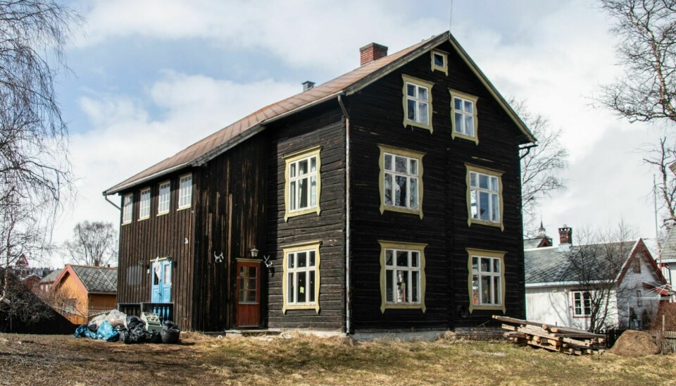 NOAHS ARK: Huset ligger i Loveien, og er godt synlig når man kommer til Røros. Huset vender mot Osloveien. Foto: Marit Langseth Foto: Marit Langseth