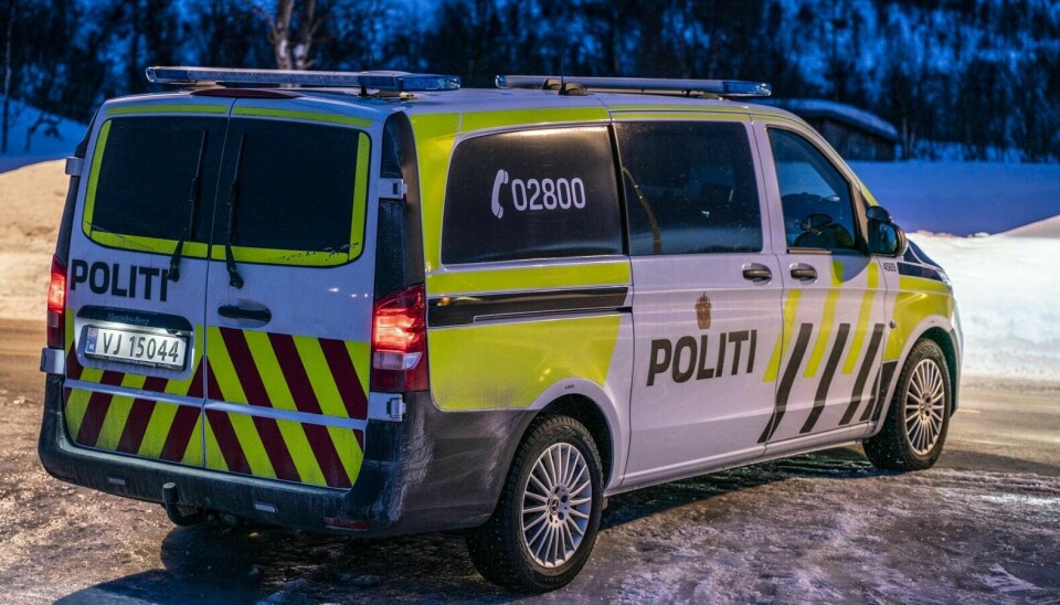 Politiet pågrep natt til torsdag to personer i Ålen i stjålet bil. De pågrepne er også mistenkt for ruskjøring. Foto: Nils Kåre Nesvold
