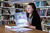 VERDENSKJENT FENOMEN: Holtålen folkebibliotek har satt i gang et prosjekt for formidling av Hessdalsfenomenet. – Det er et verdenskjent fenomen som fortjener å bli synliggjort av biblioteket, sier biblioteksjef Mari Aas. Foto: Eskil Buseth Folstad