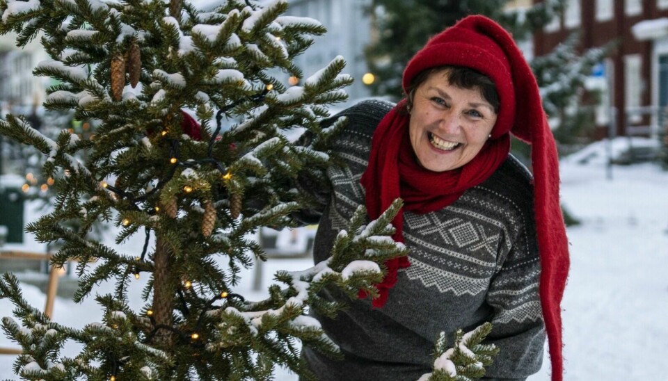 EKTE JULESTEMNING: Julemarkedsansvarlig Lillian Sandnes mener Julemarked Røros lykkes så godt takket være den genuine julestemningen man finner på markedet. Foto: Nils Kåre Nesvold