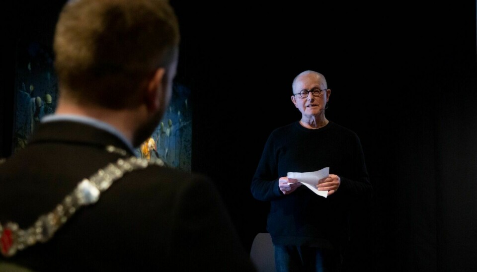 TAKKET ORDFØREREN: Etter Amund Spangen fikk utdelt Kulturprisen og en sjekk på 15.000 kroner takket han ordføreren i sin tale. Foto: Eli Wintervold