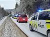 NØDETATENE PÅ STEDET: Politi, brannvesen og ambulanse rykka ut til ulykka ved Dragåsen. Foto: Monica Hellandsjø