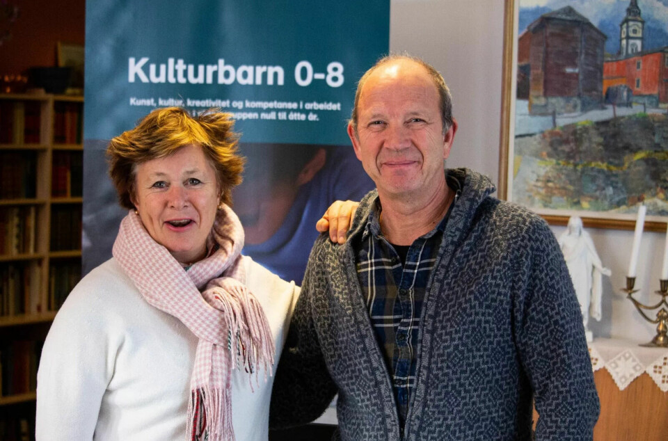 FORNØYD: Ragnhild Bøhle og Nils Graftås var glade for å kunne by både barn og voksne på generasjonssanger. Foto: Eskil Buseth Folstad