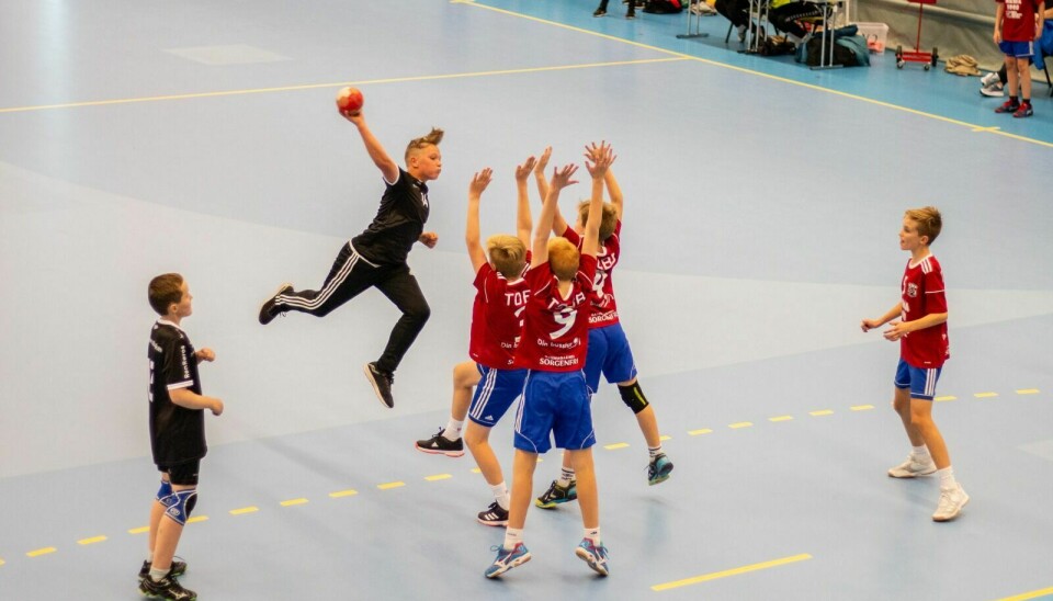 – MYE BRA HÅNDBALL: 117 lag deltok i helgas cup i Verket. – Det har vært mye bra håndball, sier cupleder Samareh Granqvist. Foto: Marit Langseth