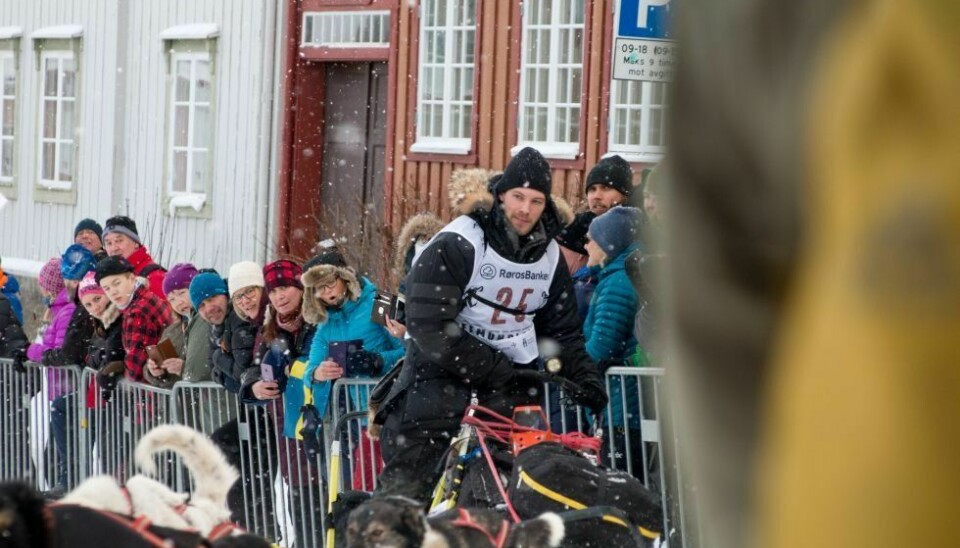 KAN BLI Å SE PÅ TV: I januar starter Femundløpet og arrangørene jobber med å sende løpet på TV. Her er Ove Grytbak fra starten i Kjerkgata i år. Foto: Marit Langseth