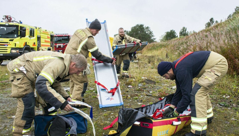 ØVELSE: Brann- og redningstjenesten i Røros deltok på havariøvelsen i Kvitsanda torsdag. Foto: Eskil Buseth Folstad