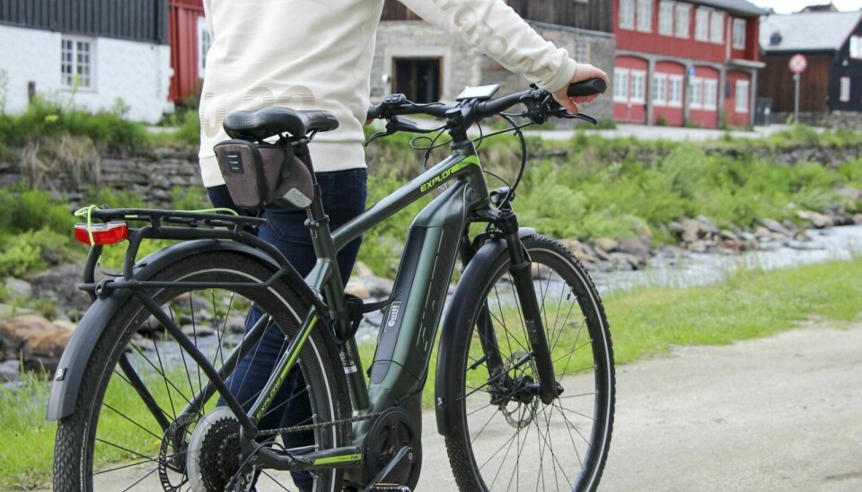 ELSYKKEL: En elsykkel går ofte fortere og er tyngre enn en vanlig sykkel Foto: Nora Hunter Drøyvollsmo