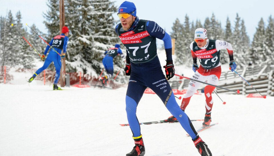 TOPP FIRE: Lars Gunnar Skjevdal har etter et nytt toppløp gått seg inn i World Cup-diskusjonen. Han kjempet om seieren i norgescupåpningen. Foto: Svein Halvor Moe