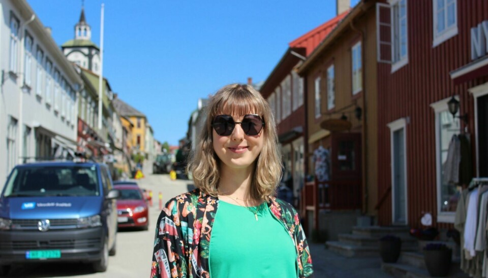 ELSKER NORGE: Ida Marie Lee-Sinagra synes å feriere i Norge er fantastisk, men i sommer skal hun hovedsakelig være på Røros og jobbe i Min Yndling. Foto: Nora Hunter Drøyvollsmo