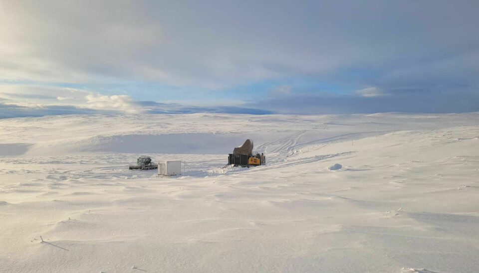 KJØLI MYE AKTIVITET: Capella Minerals er i gang med prøveboring i Kjøli-fjellet. Nøyaktig hvor lenge operasjonen vil vare, kommer an på hvilke funn som gjøres. Foto: Capella Minerals