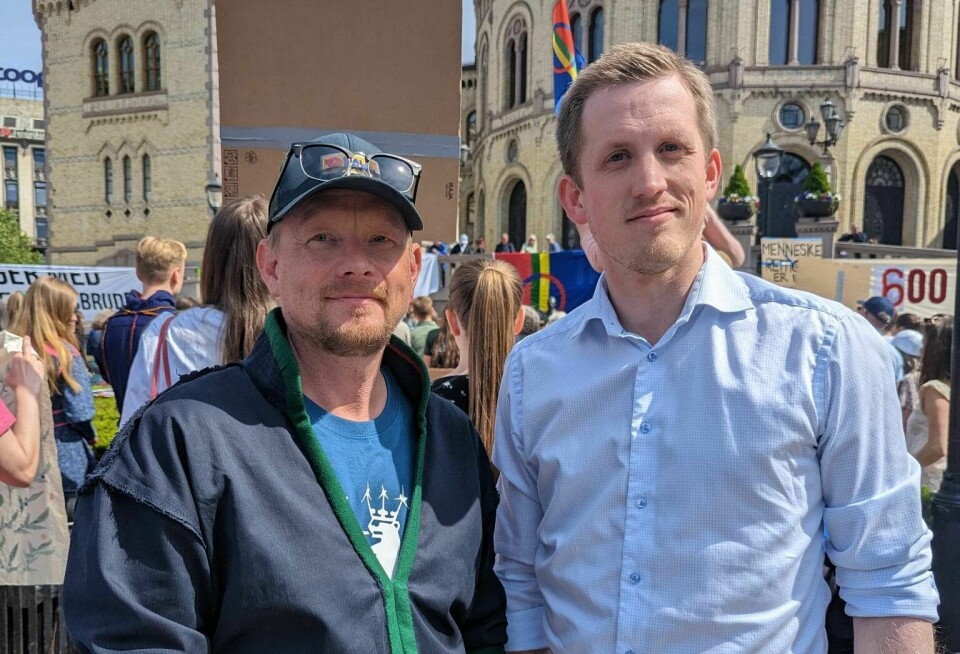 POLITIKERKOLLEGER: Christian Elgaaen (t.h.) fra SV får med seg Mattis Danielsen fra Røroslista i det nye kommunestyret i Røros.