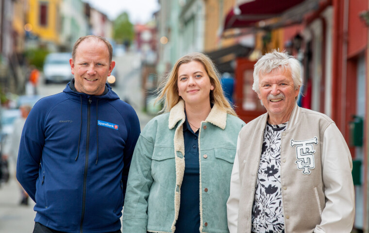 Stine Aarvik er kommunikasjonstrainee i Rørobanken og programleder i PængLjomen. I denne episoden har hun invitert banksjef i Sparebank 1 SMN, Eivind Langseth, og psykolog Iver Lillegjære.