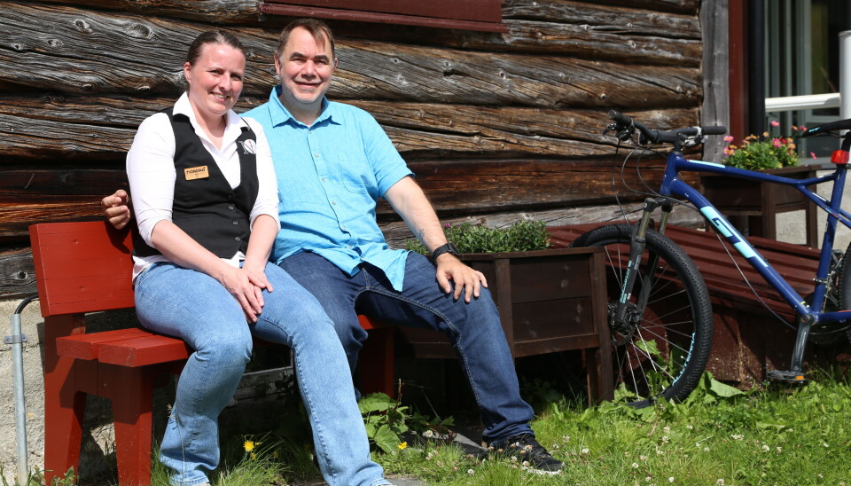 EIERE OG DRIVERE: Siri og Ragnar Harper eier og driver Nordpå Fjellhotell i Aunegrenda. Ved siden av har de jobber i teknologibransjen. Håpet er å vie mer tid til fjellhotellet.