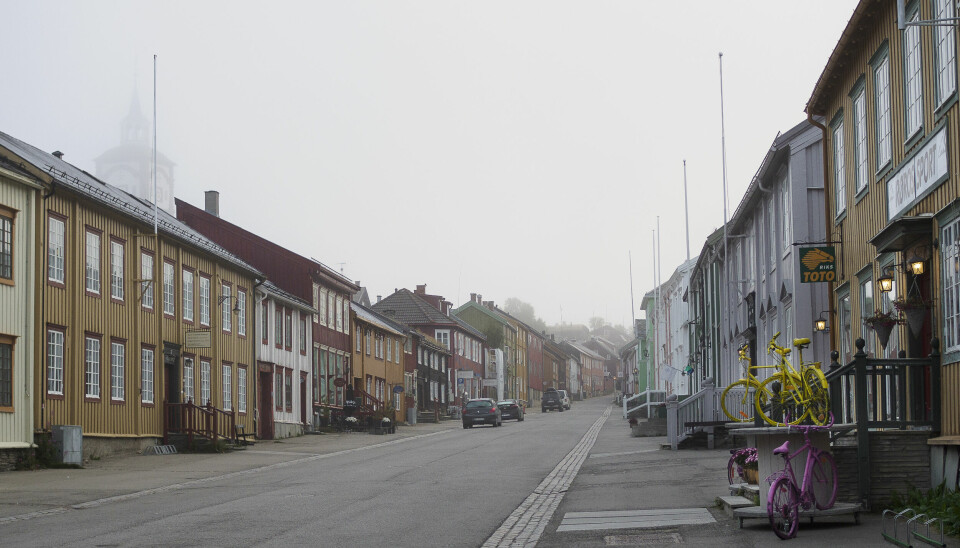 Bergmannsgata på Røros i Tåke.