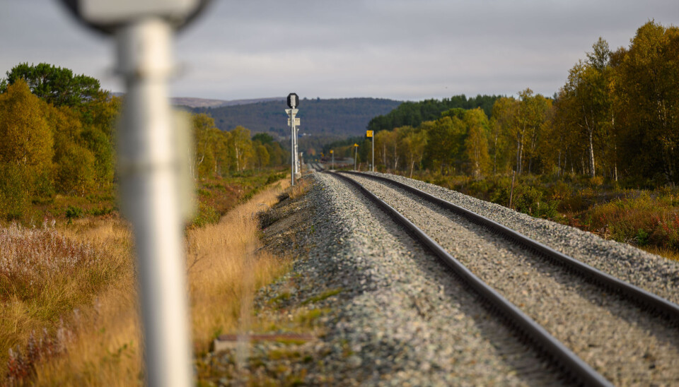 RØROSBANEN: Jernbanestrekninga som går fra Stattene, lsangs Floene og nordover mot Orvos er snorrett og rundt tre kilometer lang og er en liten del av Rørosbanen.