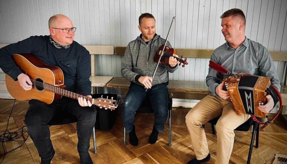 VARIASJON: Per Ivar Tamnes, Tron Steffen Westberg og Per Johan Moslet lover musikk fra både Norge, Sverige og Irland under konserten på fredag.