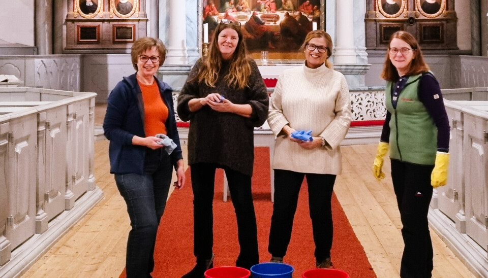 VASKEGJENGEN: Den ivrige vaskegjengen fra Røros menighetsråd bestod av, fra venstre: Rutt-Karin Engzelius, Ann Kristin Saur, Laila Elisabeth Myran og Hilde Flatås Dahlen.