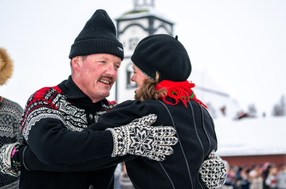 DANSER PÅ GOL: Linda Loktu og Stein Vidar Kommandantvold skal svinge seg rundt under Landskappleiken på Gol.