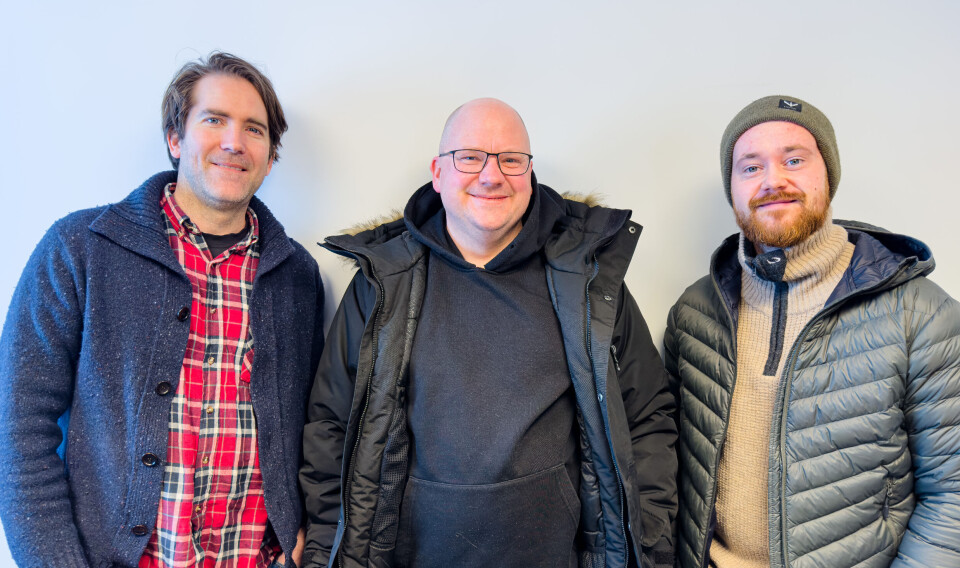 ARRANGØRER: Olav Luksengård Mjelva, Per Ivar Tamnes og Bendik Smedåsgjelten Qvam, fra venstre mot høyre, er alle med og arrangerer Røros Folk Festival. Arrangementet har i år fått 50.000 kroner i støtte fra Trøndelag fylkeskommune.