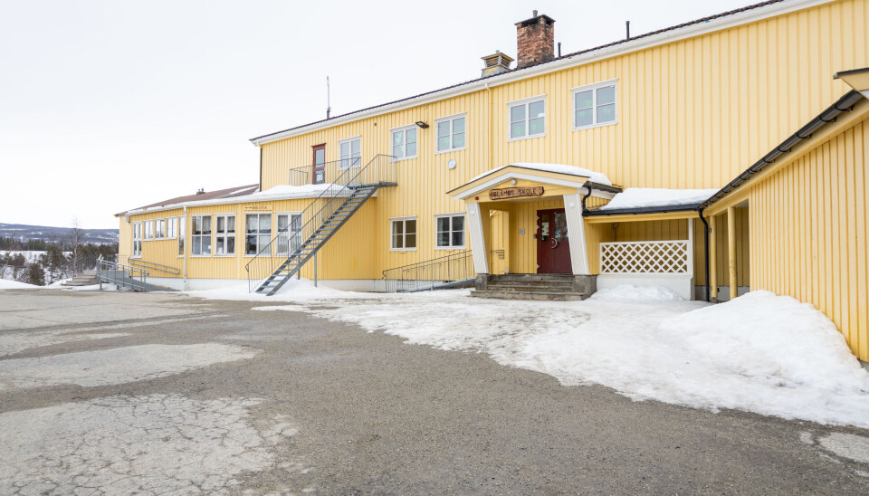 BYTTES: Nå blir det snart bytta 12 av de 37 vinduene på Glåmos skole.
