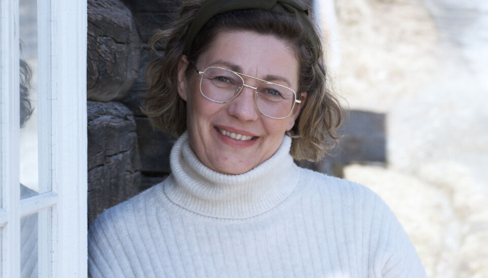 OVER KNEIKA: – Det siste året har vært for læring. Først nå kan jeg være i komfortsona på jobb, tidligere har jeg vært konstant utenfor den, sier daglig leder i Røros Idrettslag, Anita Sivertsgård.