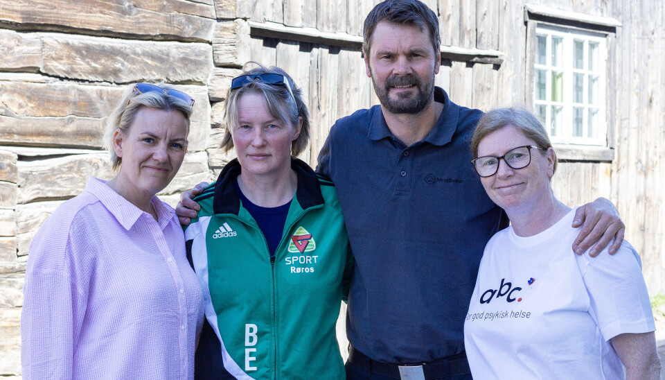 SAMLER FOLK: Initiativtaker Anita Galåen (f.v.), bonde Bjørg Evavold, markedsansvarlig i Rørosbanken Robert Holm og leder i Røros Frivilligsentral Marianne Magga: – Presiser gjerne at arrangementet er gratis og åpent for alle, sier Galåen.