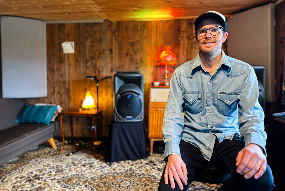 NYTT STUDIO: Rune Alstad i det helt nye studioet til Musikklåven på Sundet.