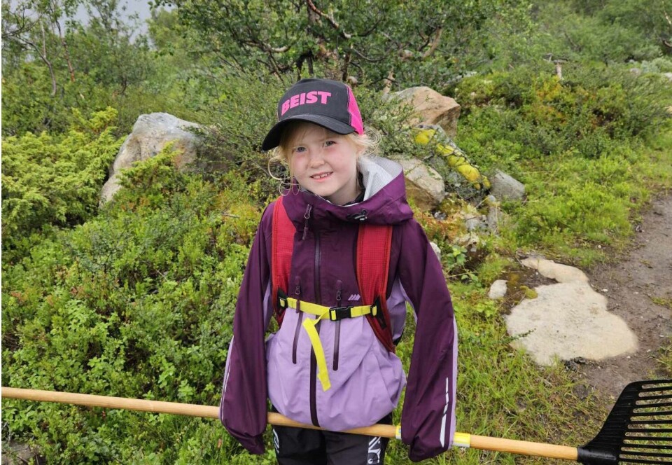 LITEN OG STOR: Alle gjør en innsats for at syklistene skal få best mulige forhold. Johanne Ingebriktsvoll var en av dem.