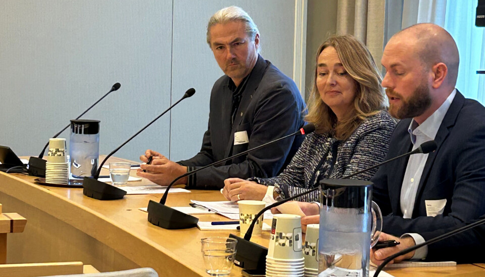 MØTTE I STORTINGET: Isak V. Busch talte denne uka verdensarvstedenes sak i Stortinget. F.v.: Generalsekretær i fortidsminneforeningen, Ola Harald Fjeldheim, direktør i Norges Verdensarv Liv Astrid Sverdrup og leder i politisk råd i Norges Verdensarv, Isak V. Busch.